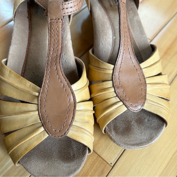 Rockport leather low wedge sandals two toned tan size 8 - Picture 2 of 9